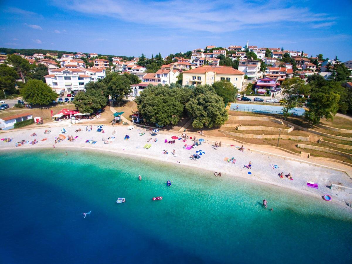 Ruzica, * Pjescana Uvala