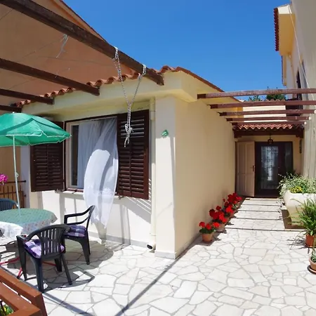 Holiday Apartments Ruzica, Pjescana Uvala Exterior photo