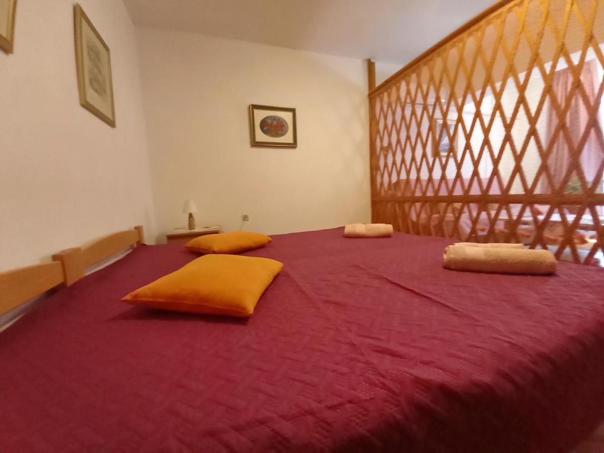 Ruzica, Apartment *