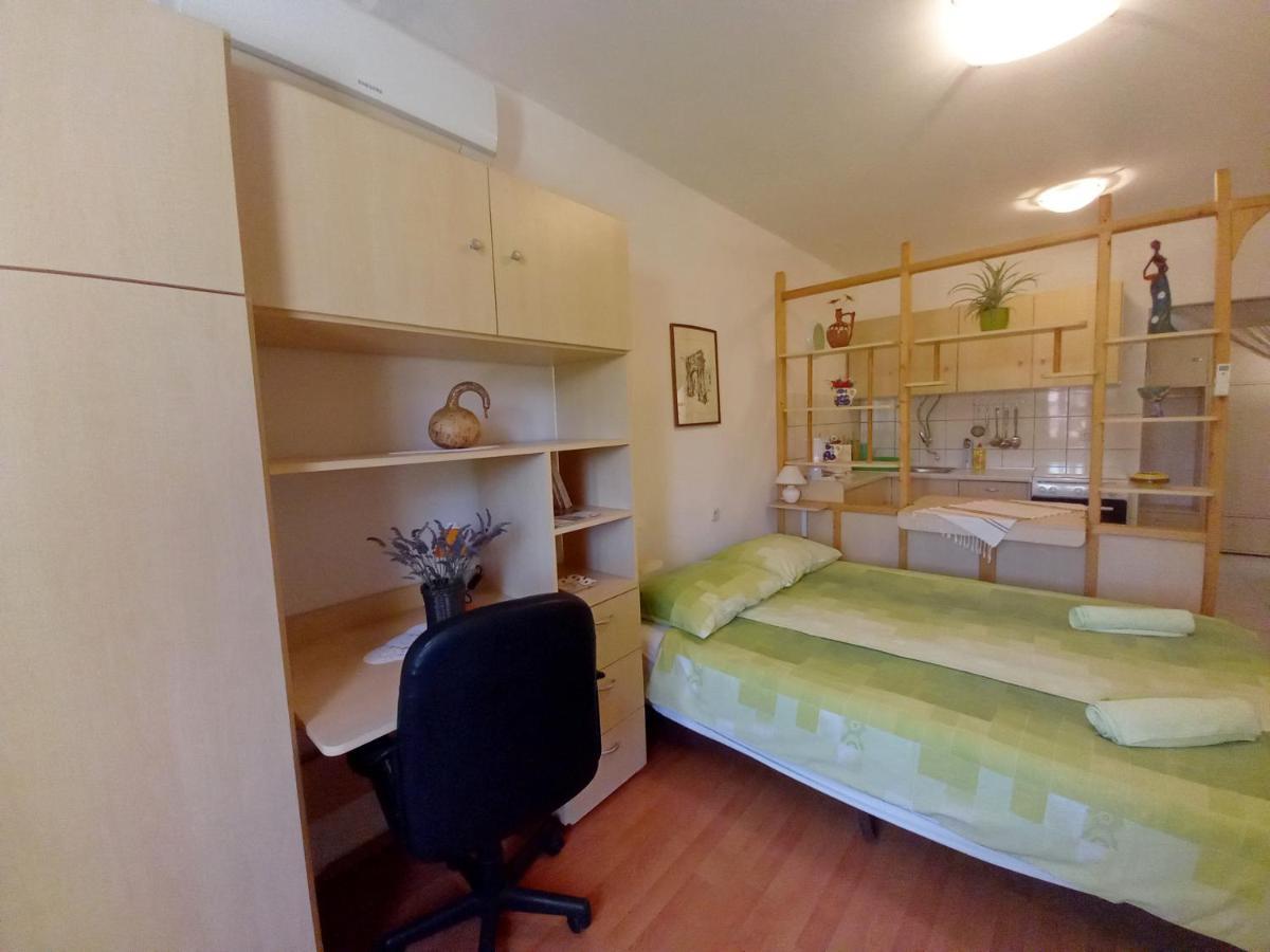 Ruzica, Apartment